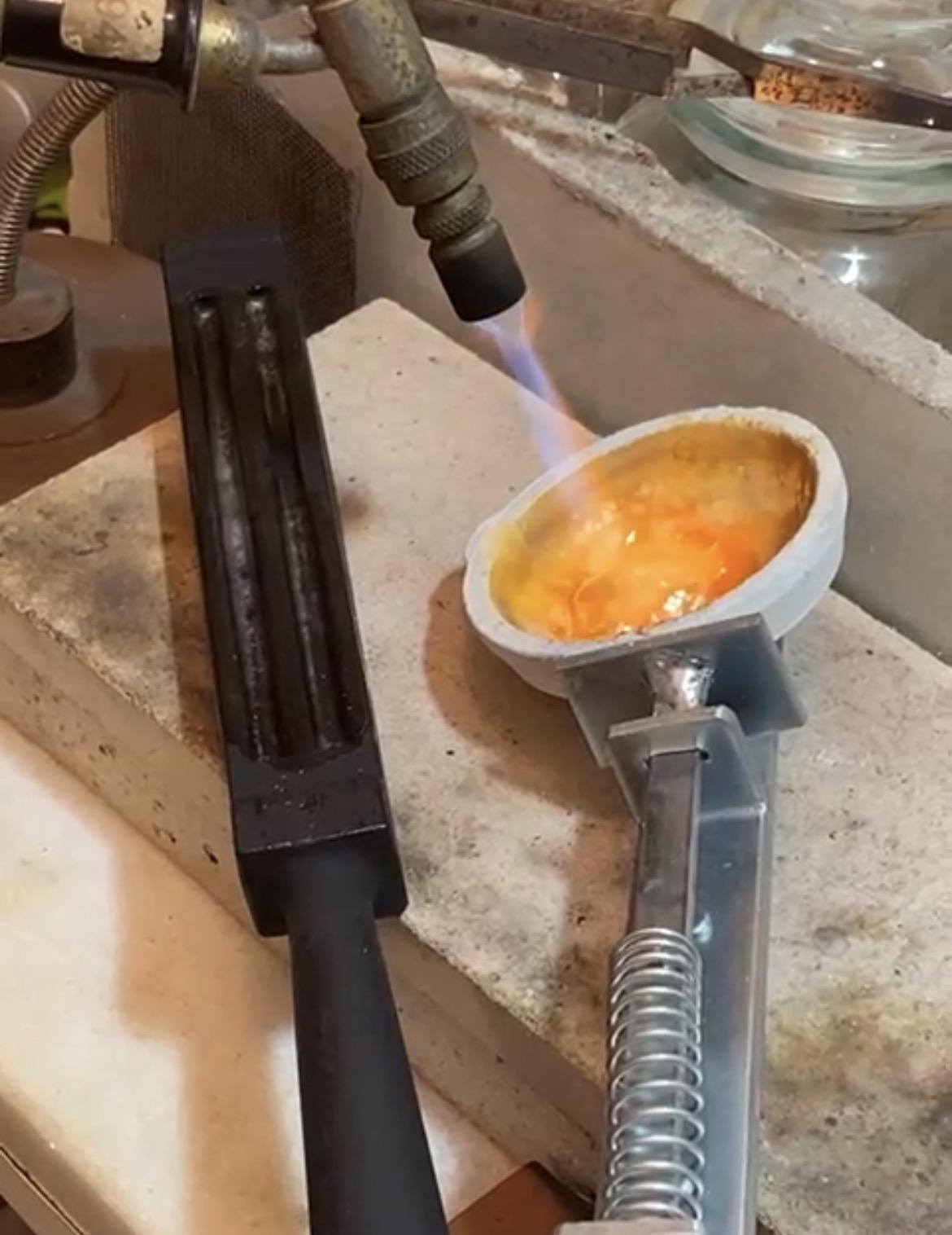 Bastidores da produção de joias